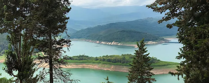 سد لفور از جاهای دیدنی ایران در تابستان