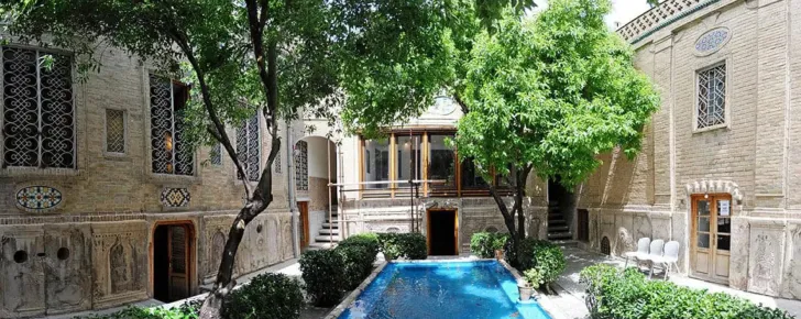 حانه تاریخی ملک مشهد از جاهای تاریخی شهر