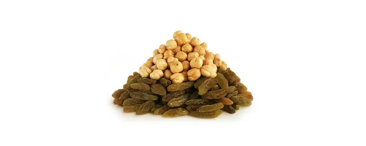 نخود و کشمش از سوغات مشهد