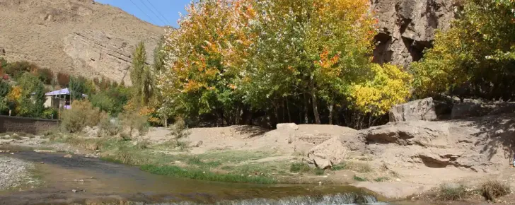 دره آل یکی از زیباترین مناطق طبیعی خراسان و از محبوبترین جاهای دیدنی اطراف مشهد