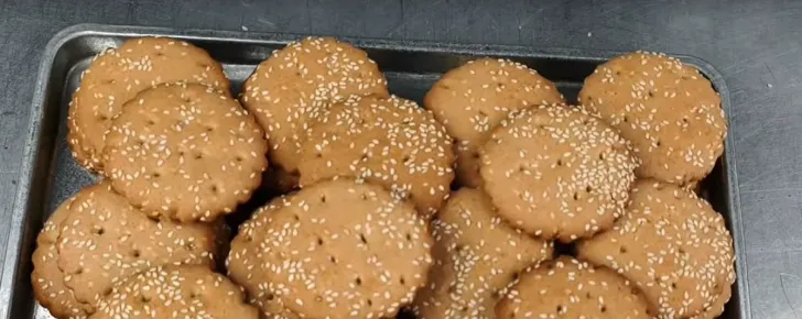 کلوچه زنجبیلی از سوغات خوراکی مشهد