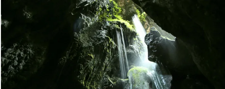 آبشار ارتکند | بهشت پنهان در میان صخرهها