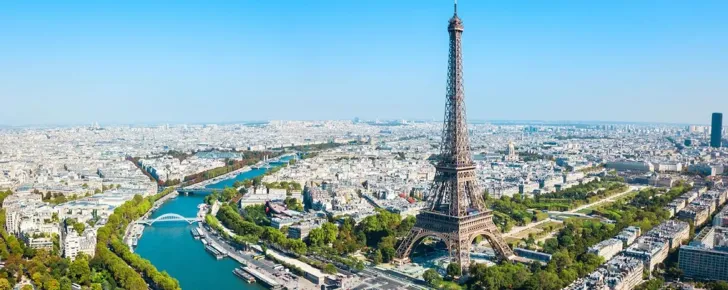 برج ایفل شناخته‌شده‌ترین جاهای دیدنی دنیا و از مهم‌ترین مکان های برتر گردشگری جهان