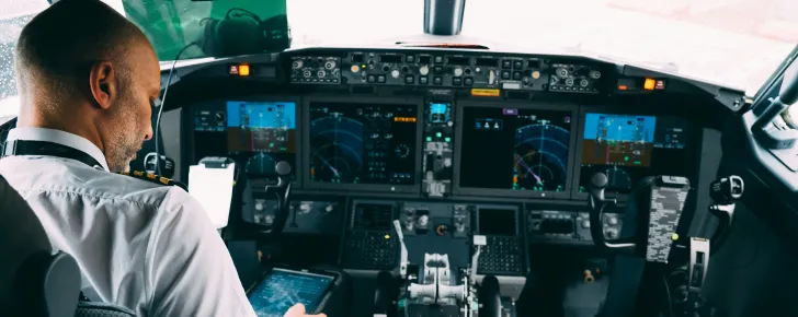 هزینه‌های زیاد آموزشی خلبانی