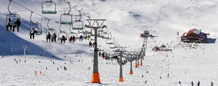 پیست اسکی شمشک از بهترین مقاصد طبیعت گردی تهران در زمستان